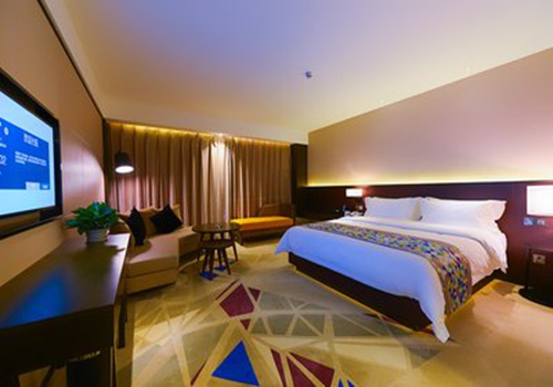 老做派与新习气 听酒店女继承人抨击酒店时弊