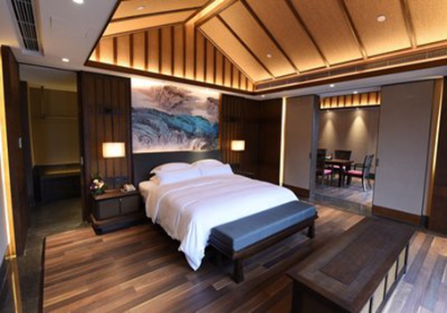 ​酒店报复性涨价，一个月赚回过去三年亏损？